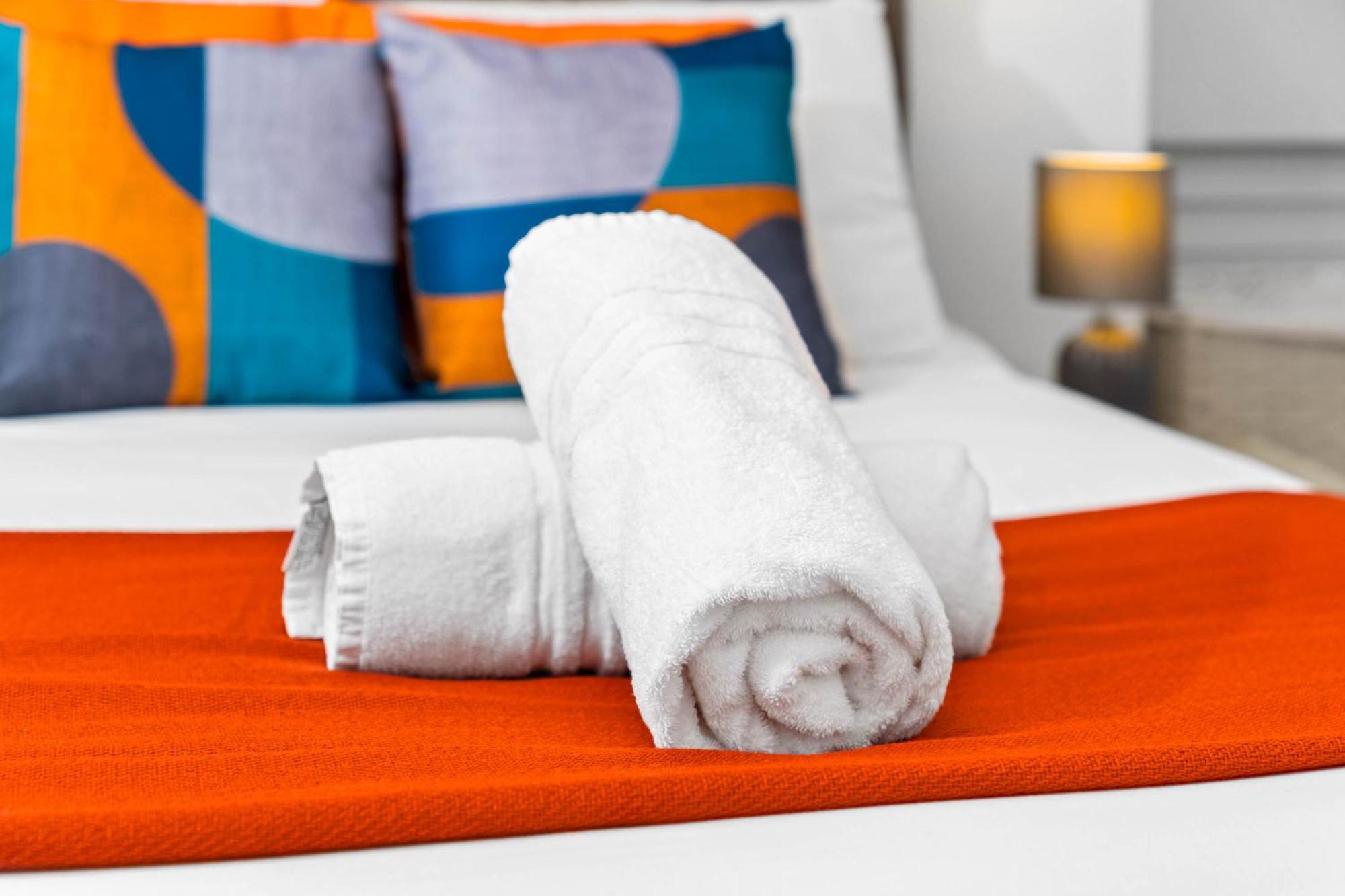 Luxury Apartment - Wolverhampton - Netflix - Smart Tv - Fast Wifi - 7Apc Ngoại thất bức ảnh