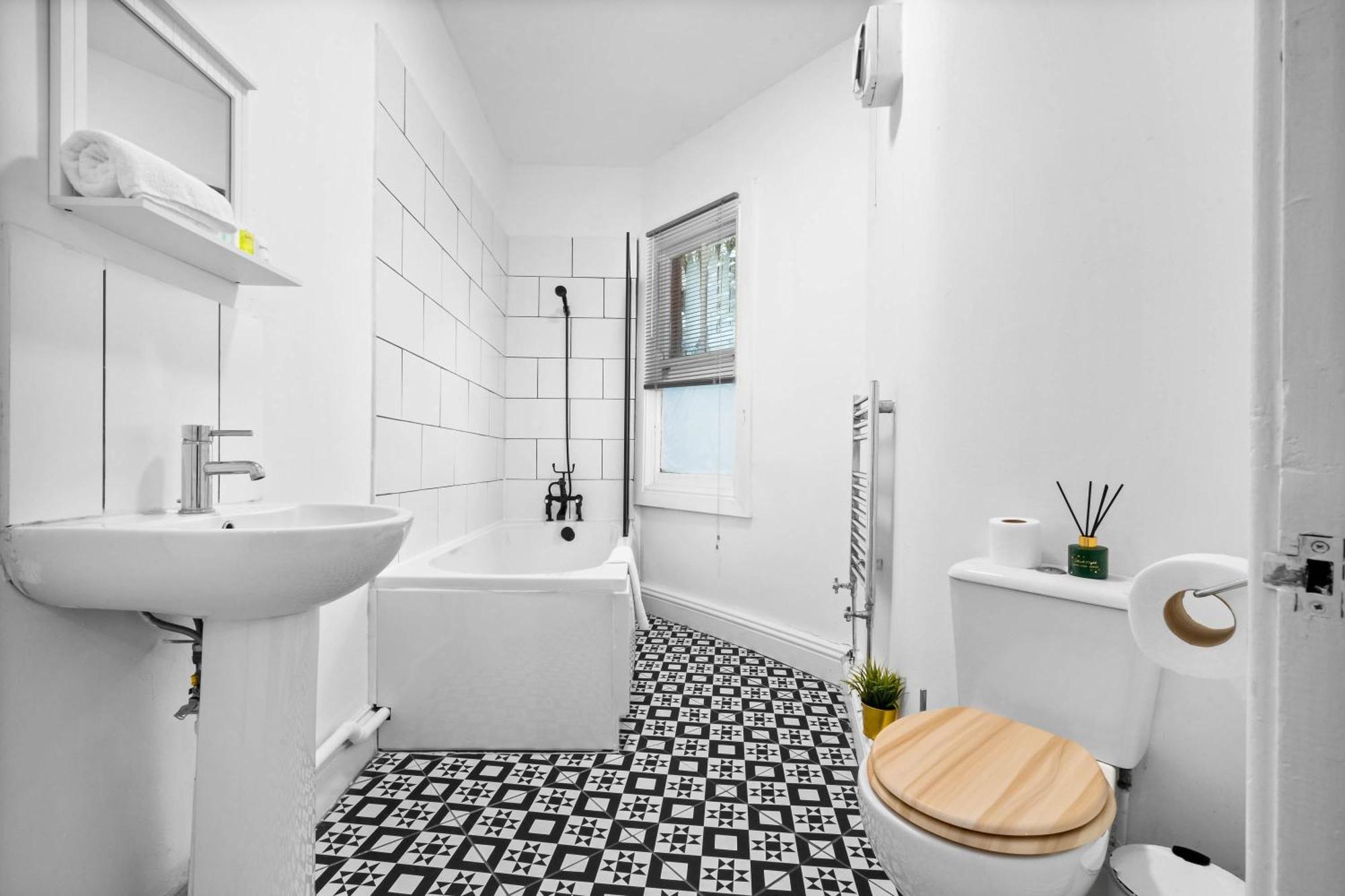 Luxury Apartment - Wolverhampton - Netflix - Smart Tv - Fast Wifi - 7Apc Ngoại thất bức ảnh