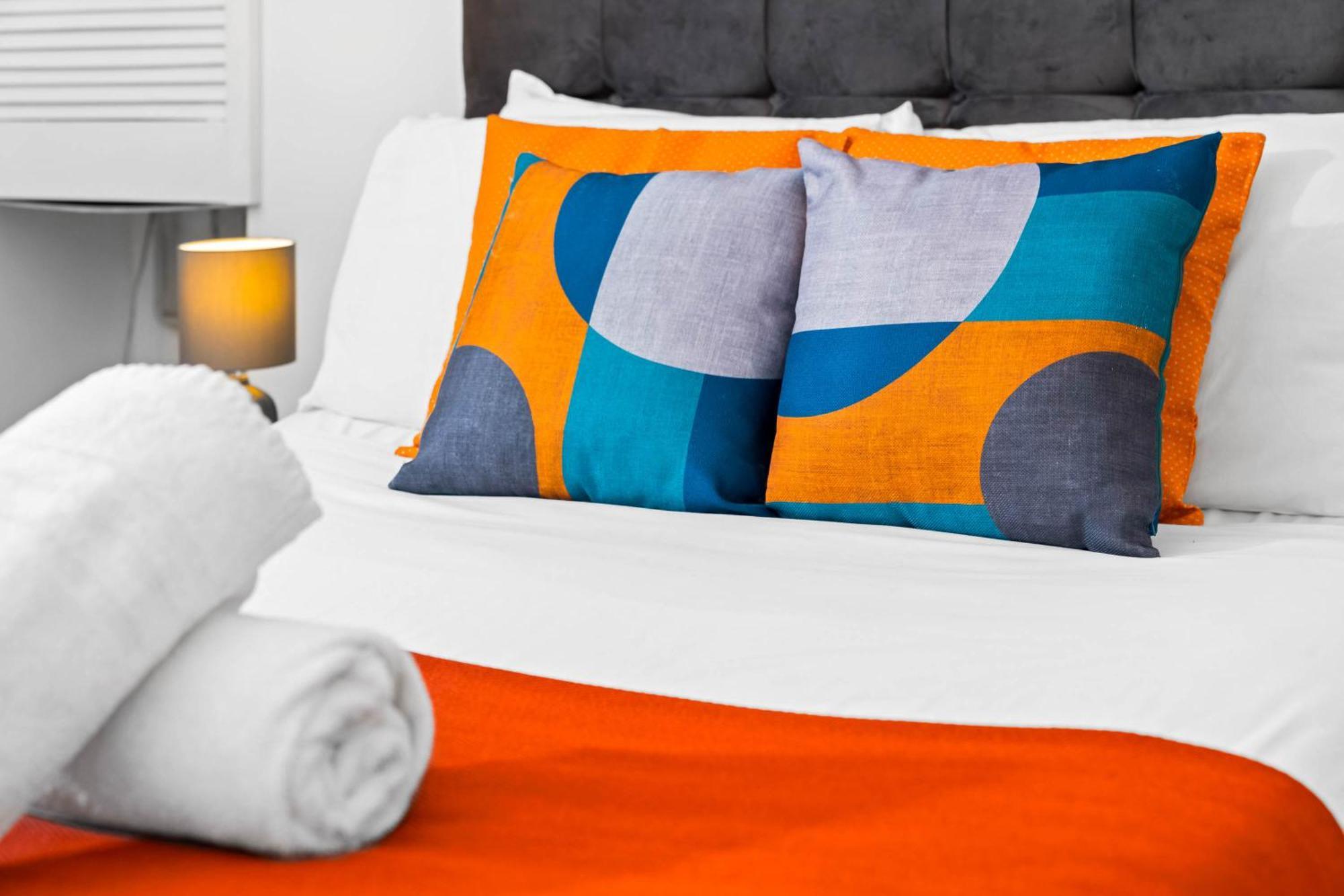 Luxury Apartment - Wolverhampton - Netflix - Smart Tv - Fast Wifi - 7Apc Ngoại thất bức ảnh